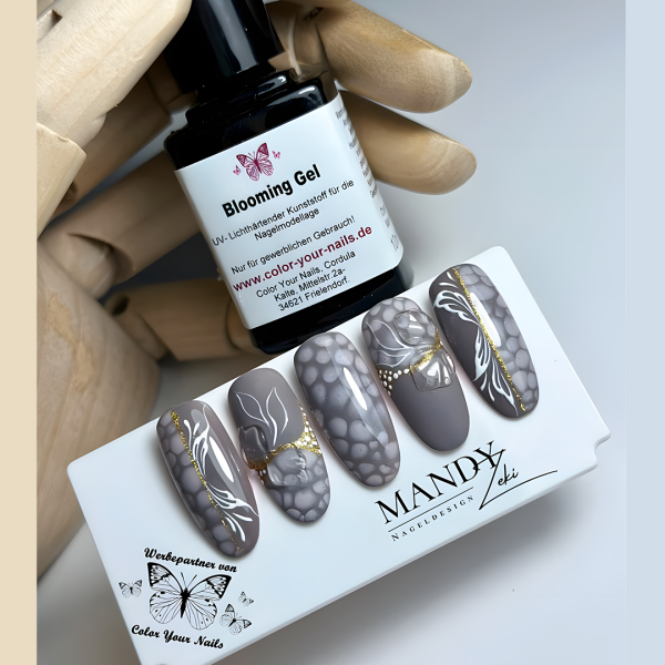 Blooming Gel für zauberhafte Nailart Effekte 5ml Pinselflasche